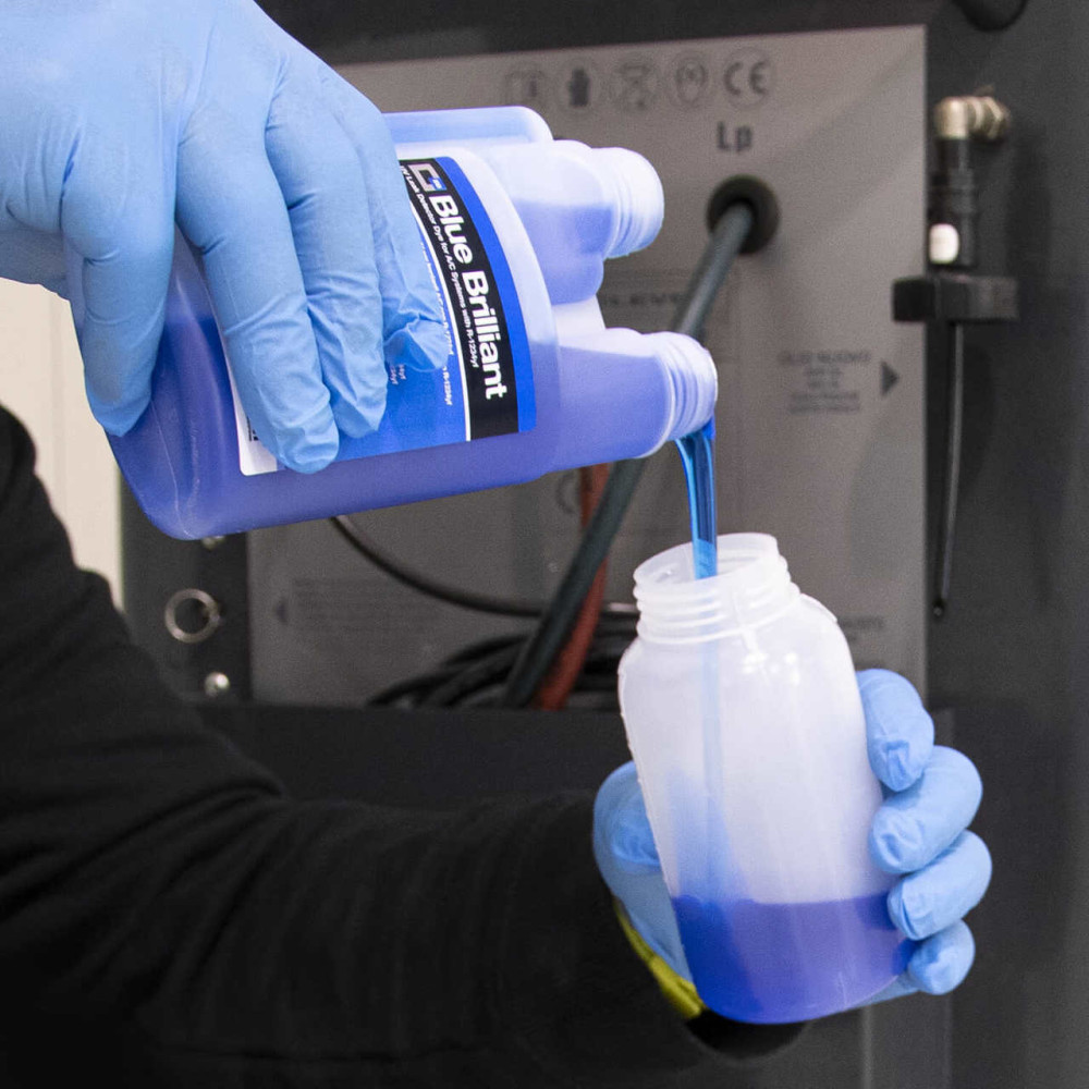 BARWNIK UV BLUE BRILLIANT DO CZYNNIKA R-1234YF, 100ml BARWNIK UV BLUE BRILLIANT DO CZYNNIKA R-1234YF, 100ml