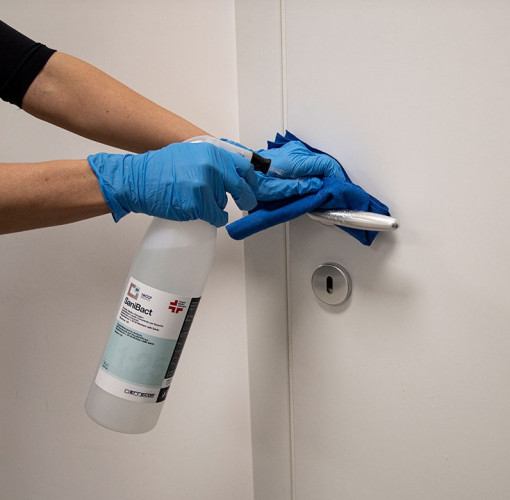 PŁYN SANIBACT ODGRZYBIAJĄCY I DEZYNFEKUJĄCY DO UKŁADÓW KLIMATYZACYJNYCH I CHŁODNICZYCH, 1L