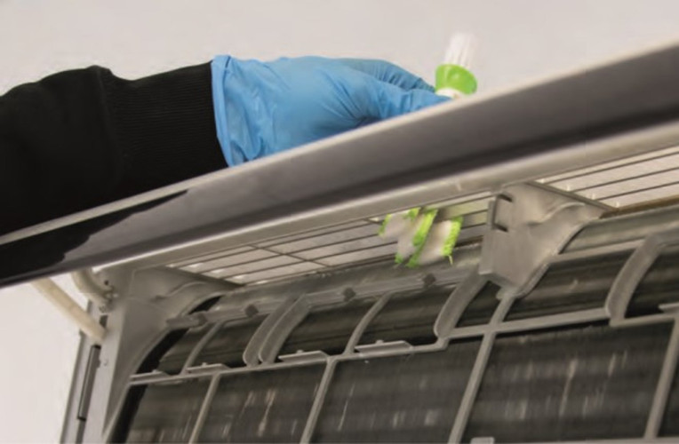 PODWÓJNA SZCZOTKA DO CZYSZCZENIA JEDNOSTEK WEW. KLIMATYZATORÓW